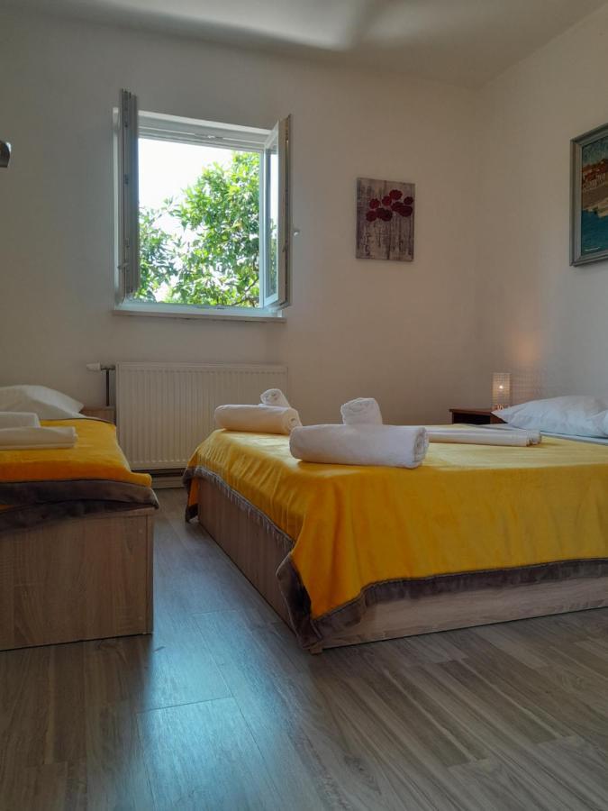 Apartmani Urlic Sreser Exterior photo