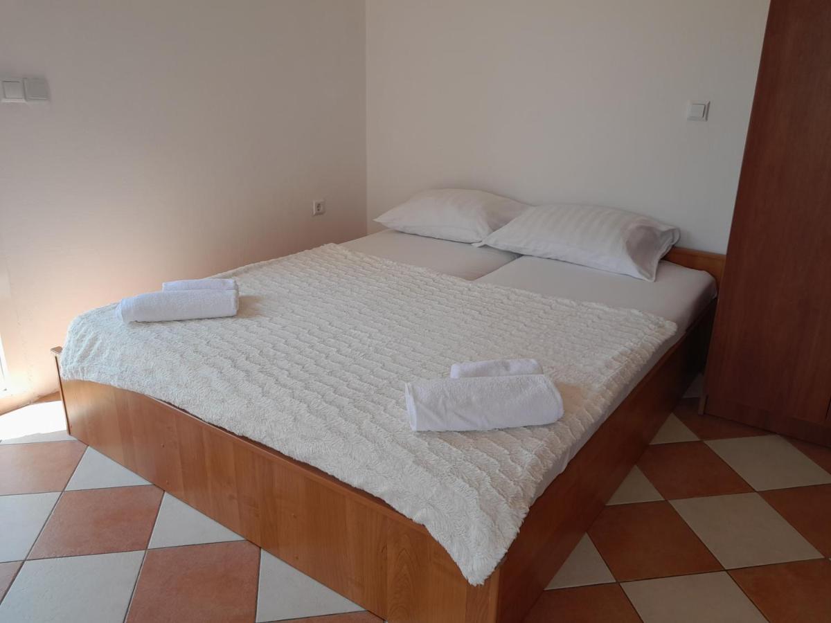 Apartmani Urlic Sreser Exterior photo
