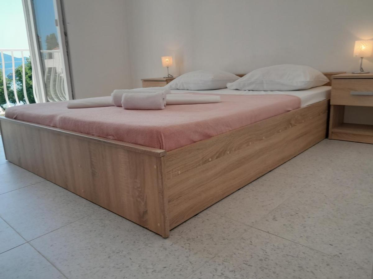 Apartmani Urlic Sreser Exterior photo