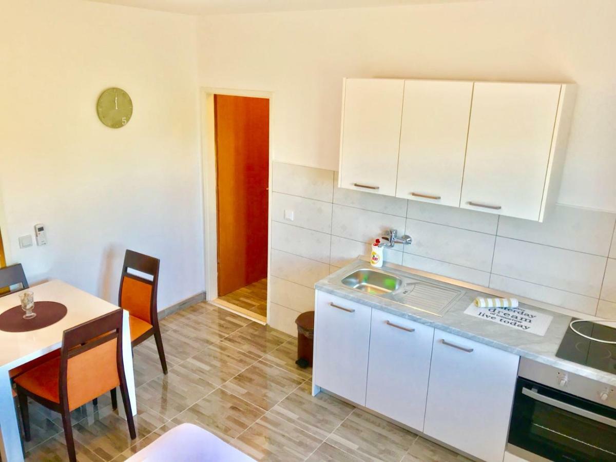 Apartmani Urlic Sreser Exterior photo