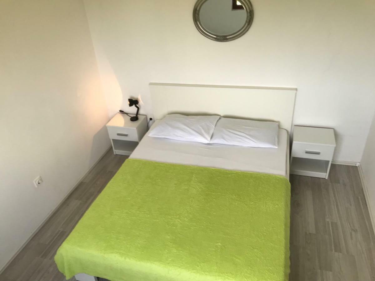 Apartmani Urlic Sreser Exterior photo
