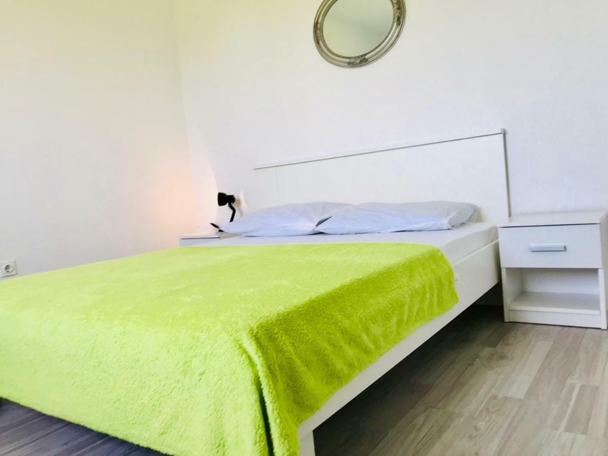 Apartmani Urlic Sreser Exterior photo